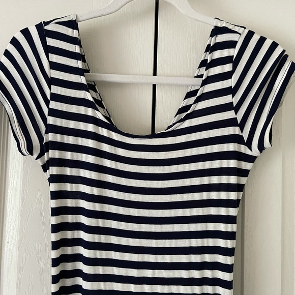 Striped Cross-back Maxi Dress - Picture 3 of 5